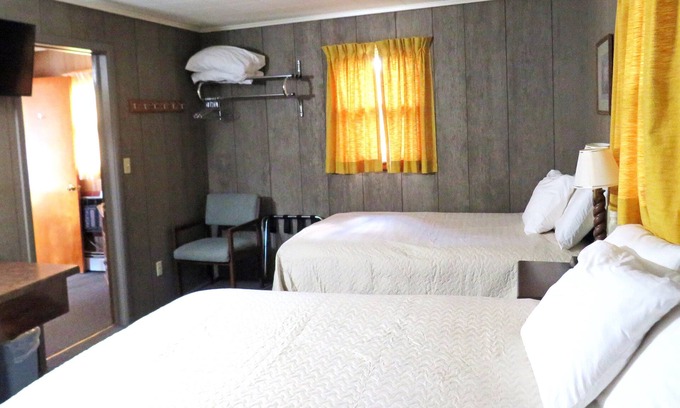 Ironwood Hotel | Indianhead Ironwood Motel