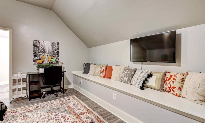 Central Oklahoma City House | Indie Escape-2 in 1- stone’s throw to the Plaza