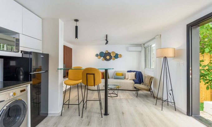 Aamchit Apartment | Indigo 1-BR Apt W/Terrace & 24-7 Power in Batroun