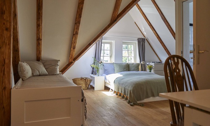 Morlbach Apartment | Individual 3-room attic unit in Mörlbach Castle