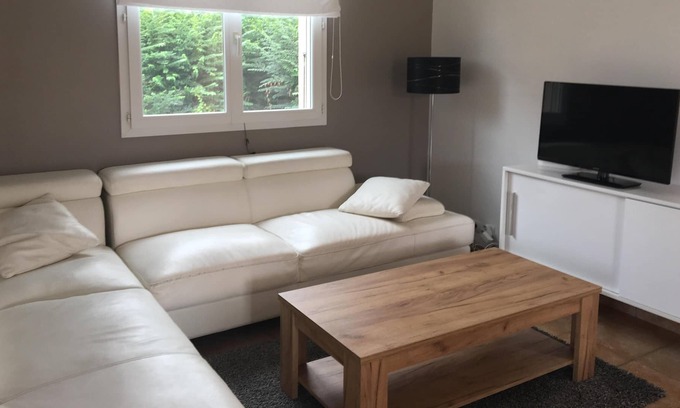 Bage-la-Ville House | Individual family house 15 minutes from Macon, 25 minutes from Bourg-en-Bresse.