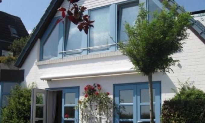 Schilksee House | individual, spacious house with sea view directly on the beach