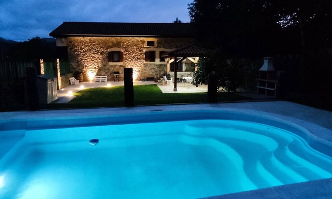 Rasines Cottage | Individual stone house with 450m2 garden, secure pool, gazebo and barbecue.