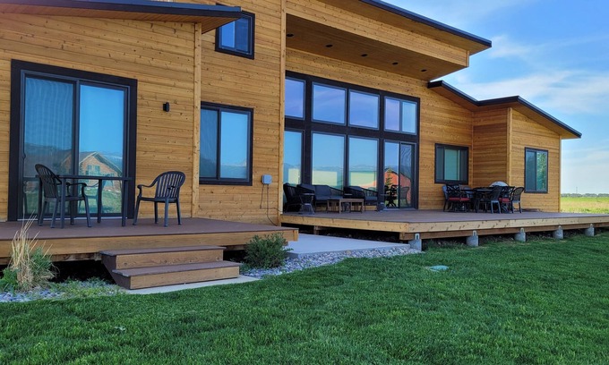 Driggs House | Indoor/Outdoor Living with 4-Peak Teton View