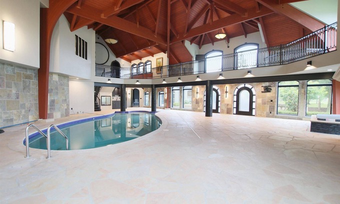 Fond du Lac House | Indoor Pool-Golf Simulator-RaceCar Simulator-HotTub-Movie Theatre-Pool Tables