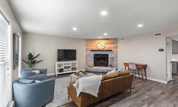 Dothan House | Indulge in Southern Charm: Newly Renovated 2 Bed/2.5 Bath Townhome in Dothan. Dog Friendly.
