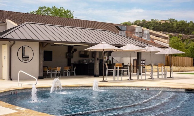 Boerne House | Indulge in Upscale Hill Country Living: Golf, Free Parking & Multiple Pools