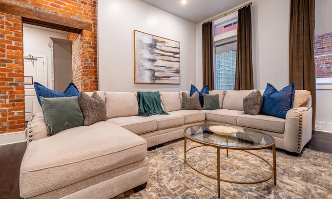 Arts/Warehouse District Apartment | 🧡 INDULGE YOURSELF! 2 KITCHENS 2 LIVING ROOMS 2 TERRACES! DOUBLE UP ✌🏽STEPS TO IT ALL! 🧡