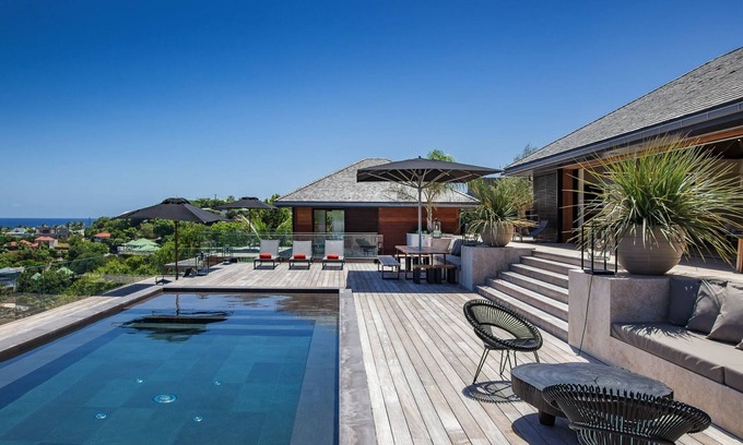 Marigot Villa | Indulge yourself in luxury at this 6 bedroom villa on the hill of Marigot