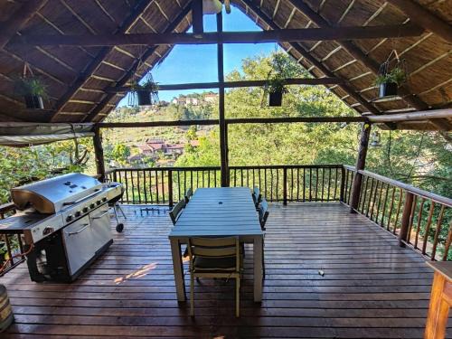 Greater Johannesburg Metropolitan Area House | Indulgent Escape, Jet Bath, Stunning Views Boma Firepit -Retreat from the City