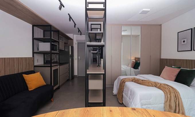 Pinheiros House | Industrial studio in the heart of Pinheiros with complete leisure area and pool with an awesome view