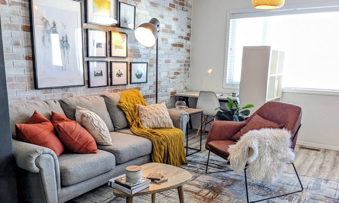 Saskatoon Condo | Industrial-Style 2BDR Suite Near Saskatoon Airport