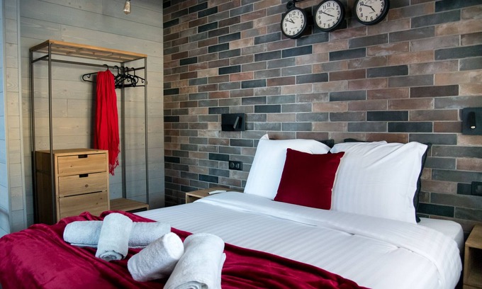 Les Fourgs Apartment | INDUSTRIEL .