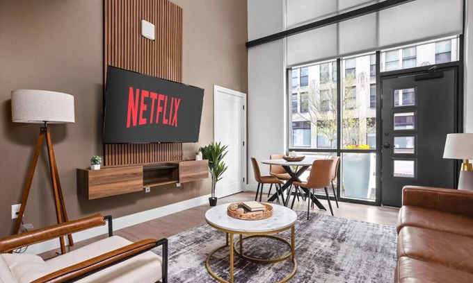 Mile Square Apartment | Indy Designer Flat | Sleek & Sophisticated Stay