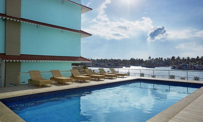 Velim Hotel | Indy Waterfront Resort