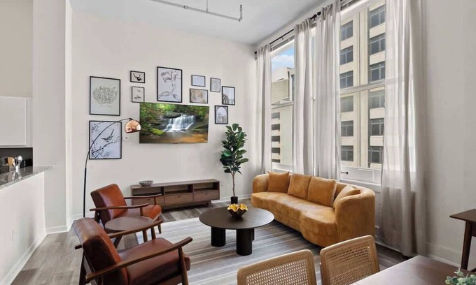 Downtown Indianapolis Apartment | IndyUrbanNest Sleeps8 Skywalk Convention Ctr