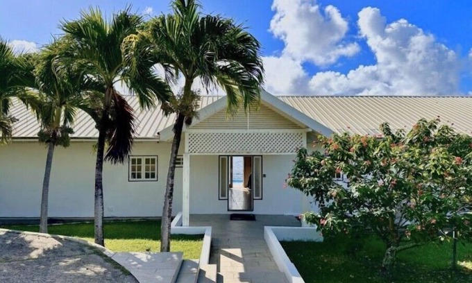 Bacolet Villa | Infinity – on a clear day you can see forever ….n