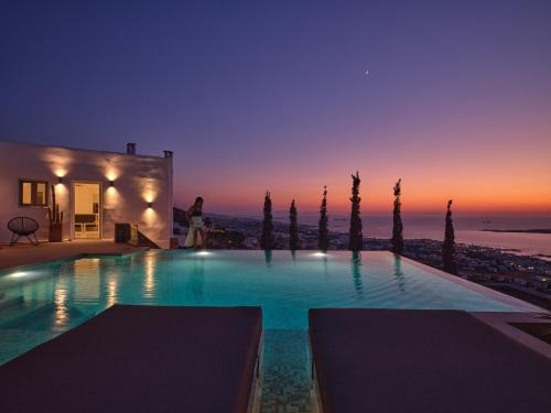 Paros House | Infinity sea view hillside villa with private pool