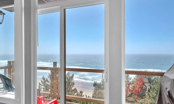 Lincoln City House | Infinity View - Ocean Front