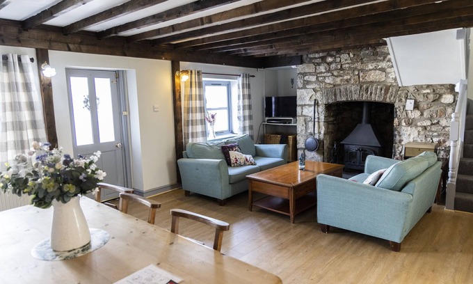 Pyle Cottage | Inglenook Cottage near Porthcawl Town and Beaches