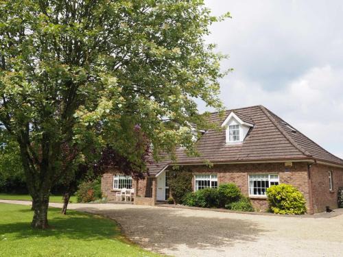 Knockaderry Cross Roads Bed & Breakfast | Inglewood Lodge B&B