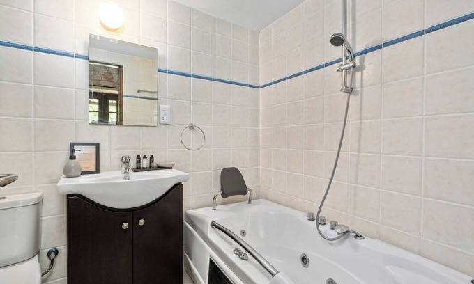 Ineia Apartment | Inia Lara Suites by Nomads