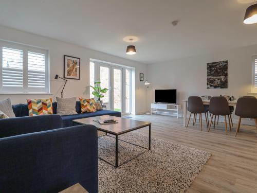 Martlesham Heath House | Inishnee House