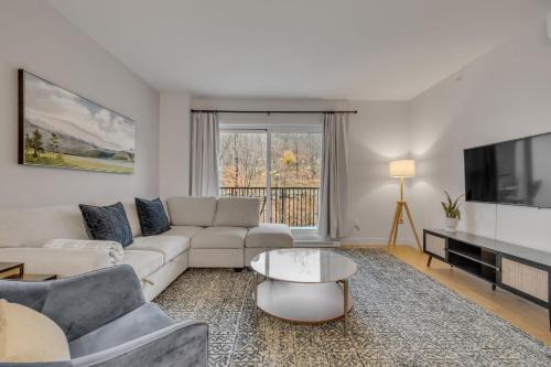 Beaupre Apartment | Initial - Mountain 302 - Ski-in-out MSA