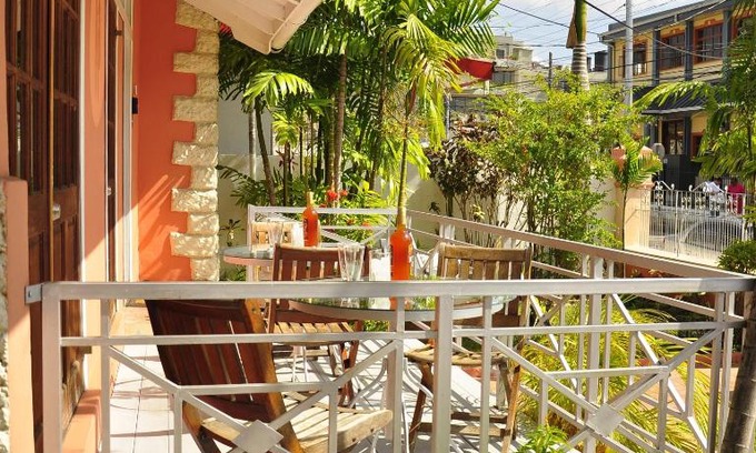 Newtown Hotel | Inn at 87
