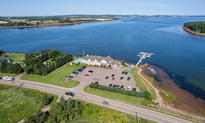 Bayview Bed & Breakfast | Inn at the Pier