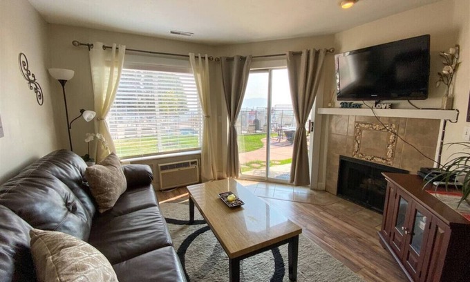 Harbor Village Condo | Inn Building Condo #103 updated, pool side view