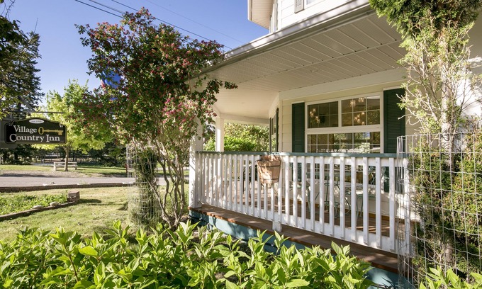 East Kootenay Bed & Breakfast | Inn on Canyon