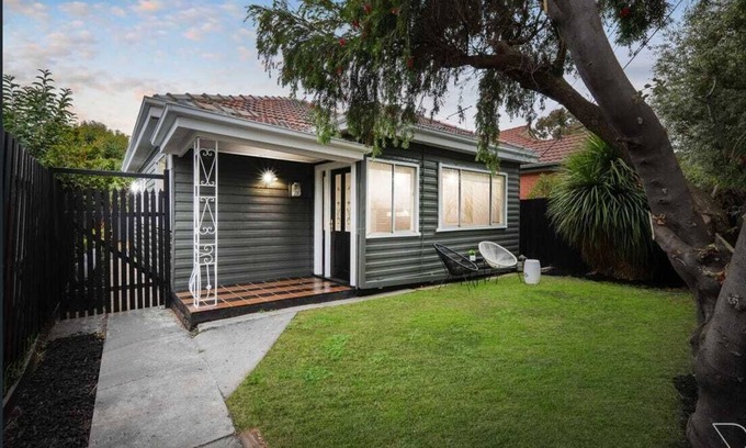 West Footscray House | Inner city home West Footscray close to everything