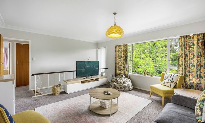 Sandringham Apartment | Inner City Retreat - WiFi - Netflix