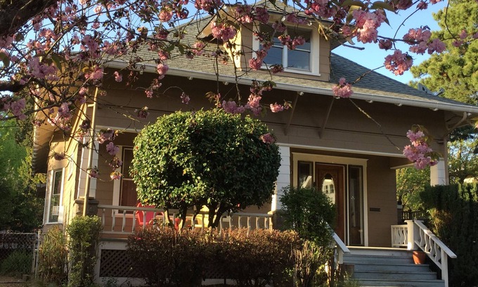 Richmond House | Inner Southeast Portland Comfy & Eclectic Craftsman Home