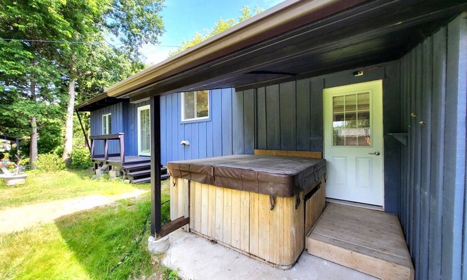 Alcona House | Innisfil HomestaynRenovated home away from home located in the heart of Innisfil
