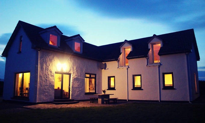 Ballinskelligs Cottage | Innisfree House 4 Bedroom Altantic View AVAILABILITY July 19th - August 2nd