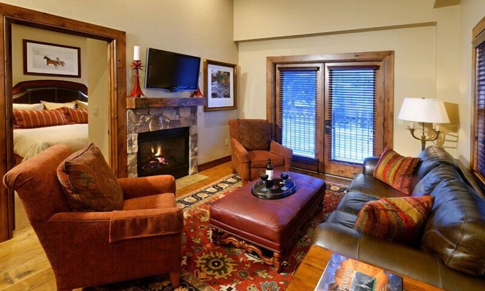 West End Condo | Innsbruck Aspen | Deluxe One-Bedroom Junior Suite 02 w/Hot tub Access, Centrally located
