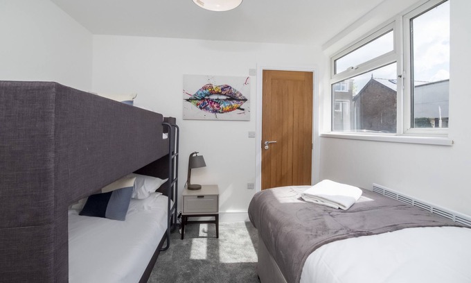 York Cottage | Innvigour Bespoke House - sleeps 20 guests in 6 bedrooms