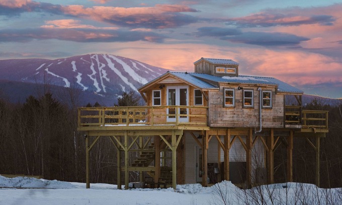 South Londonderry Cabin | Insanely romantic treehouse perched next to a stream and rolling hills.