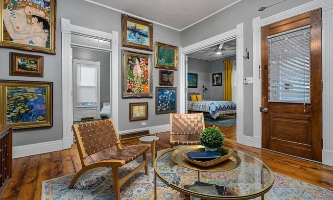 Xenia House | Inspiration Haven - Captivating Art-Filled Cottage