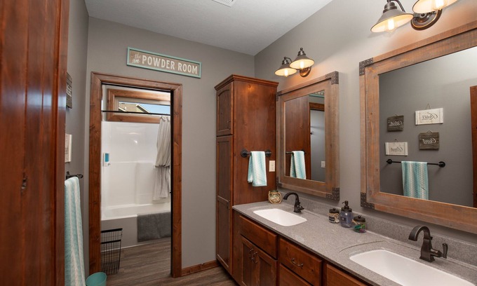 Sioux Falls House | Inspirational Ranch-SUPERBLY CLEAN with HOT TUB! Lower Unit w/2 walkout patios