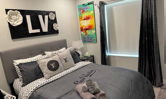 Old East Dallas Apartment | Insta-Perfect Designer Inspired Stay