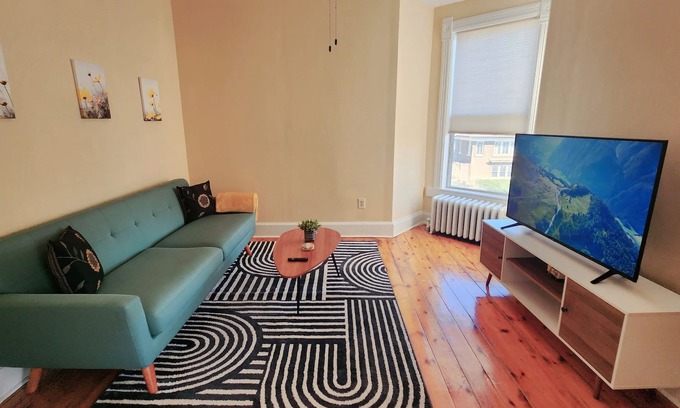Oak Park Condo | INSTA-WORTHY Loft+Condo, FREE Parking, Near Downtown Chicago