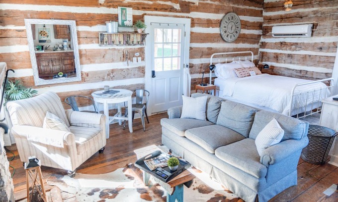 Columbia Cabin | Instaworthy Cabin. 31 Acre Farm. Pond. Fire Pit