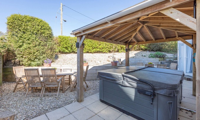 Instow House | Instow The Dunes - Four Bedroom House, Sleeps 10