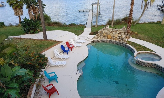 Tropic Apartment | Inter-Coastal1 Bed Room Apt . within villa on water w/pool, kitchen, sleeps 4