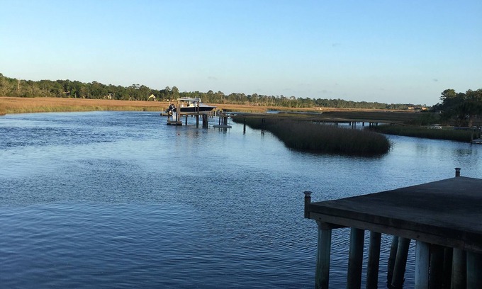 Girvin Apartment | Intercostal Waterfront Private Cottage Retreat Close to Mayo Clinic