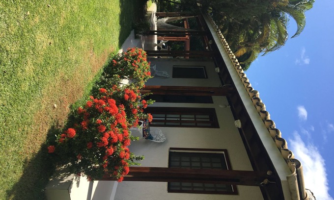 Jaua House | Interlagos house security and privileged location