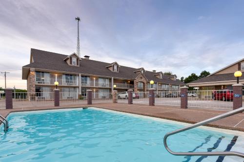 Roland Hotel | Interstate Inn